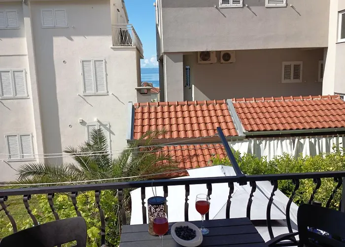 Πανσιόν Komadina 3*