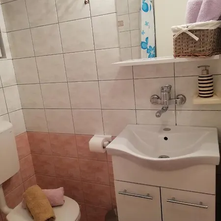 Komadina Guest house