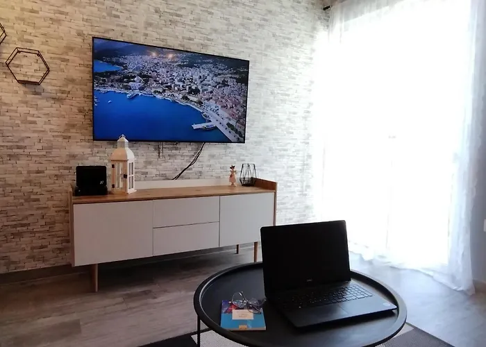 Komadina ゲストハウス マカルスカ